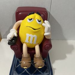 M&Ms La-Z-Boy in recliner chair 8 1/2 x 7 