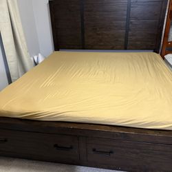 Pinewood King Bed, Mirror And Dresser