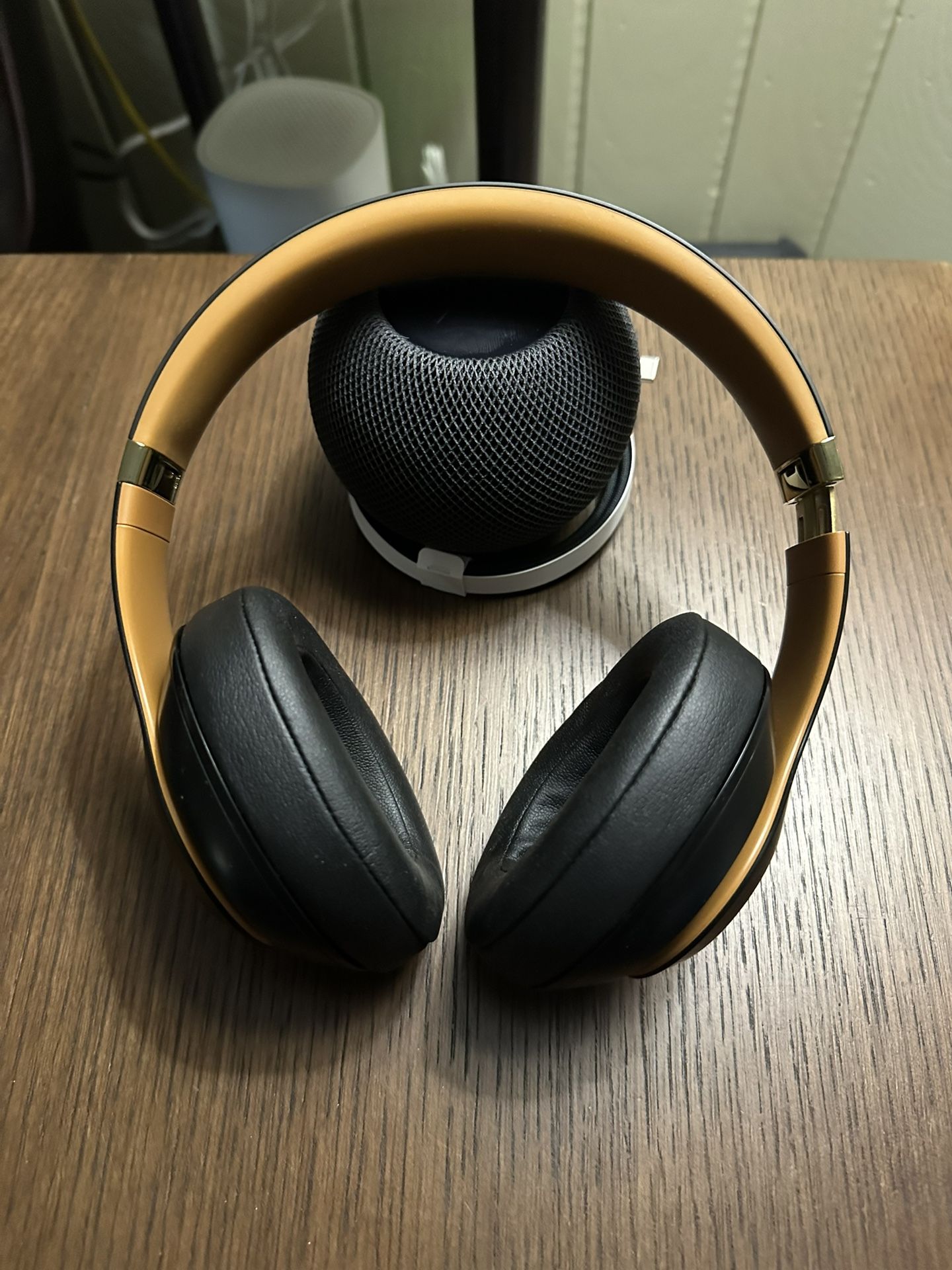 Beats Studio Pro.,