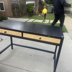 Black desk 