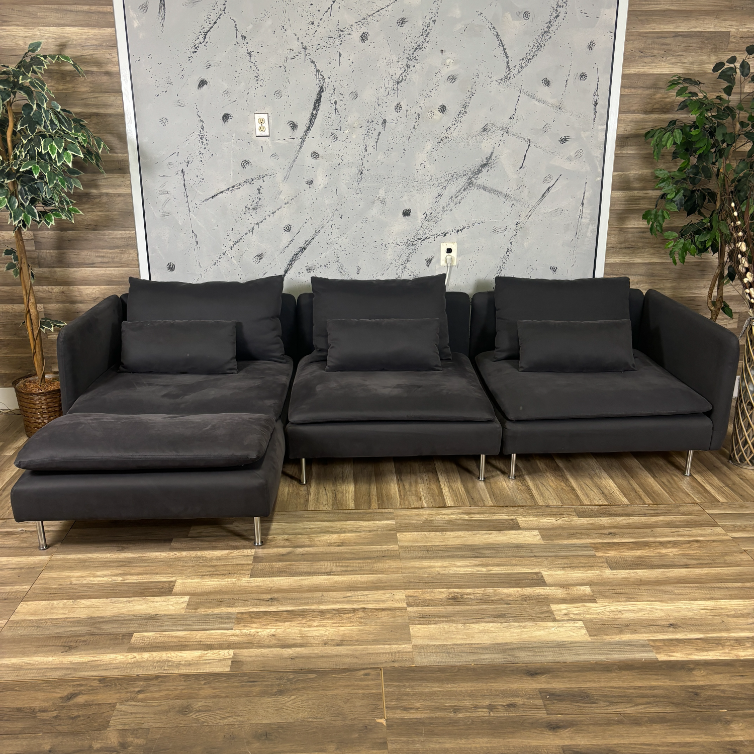 I Deliver - Dark Grey Modern Sectional Couch