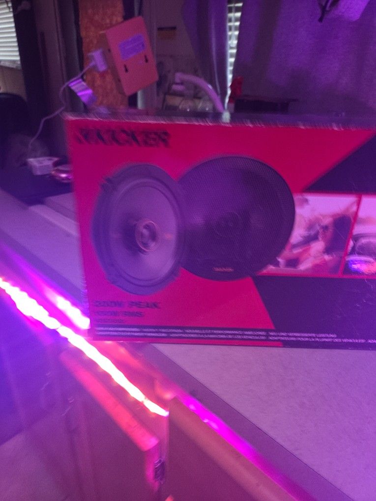 4... 6 1/2"  Kicker Speakers