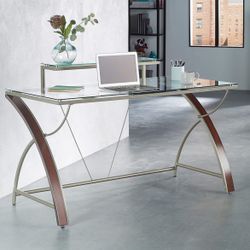 Desk and Chair. Escritorio y Silla