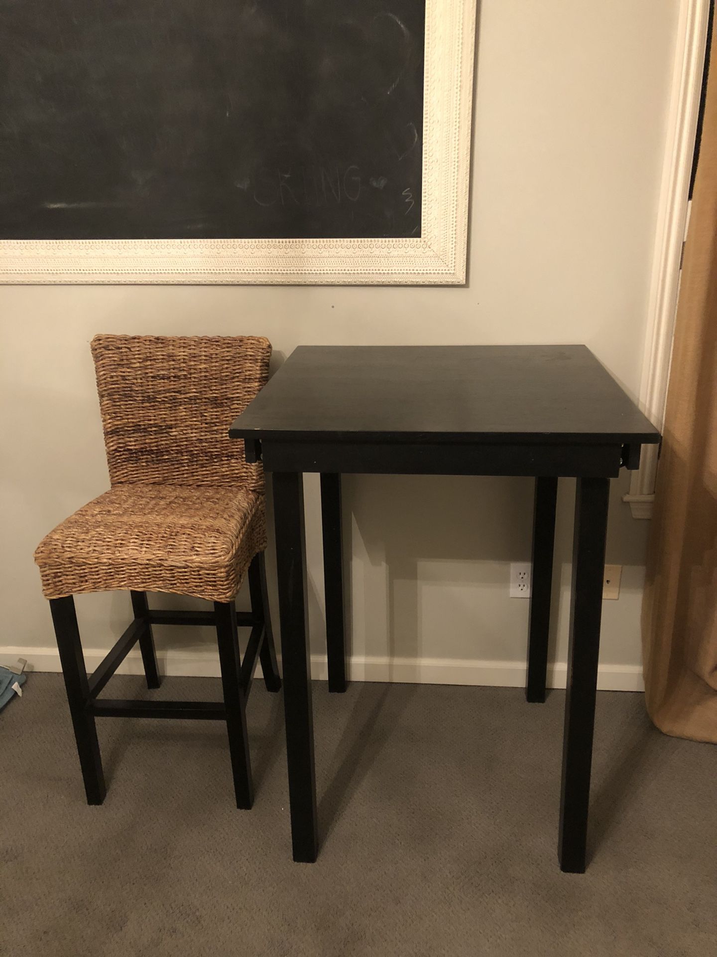 Standing desk/bar table and bar stool