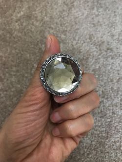 Beautiful adjustable size ring