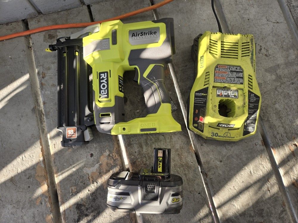 Ryobi One+ 18V 18-Gauge Cordless AirStrike Brad Nailer P321 Tool with battery and charger