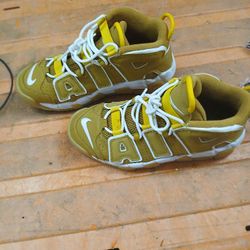 Womens Air Nikes Size 7