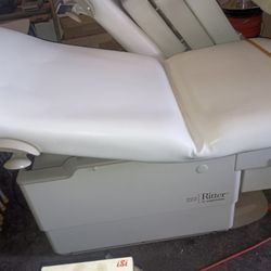 Electric Seat For Nails Or Botox 