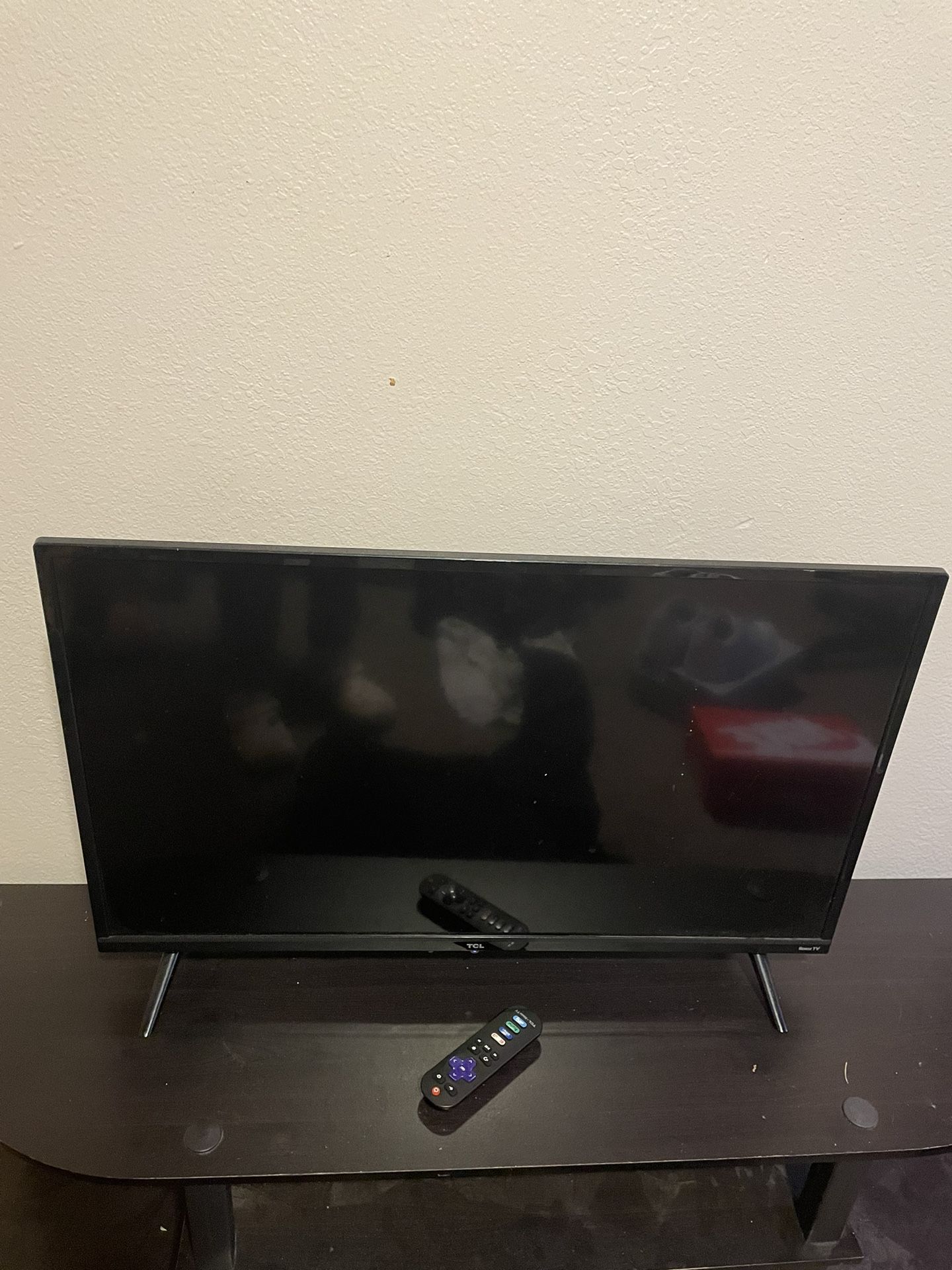 ‘32 Inch TCL Roku TV