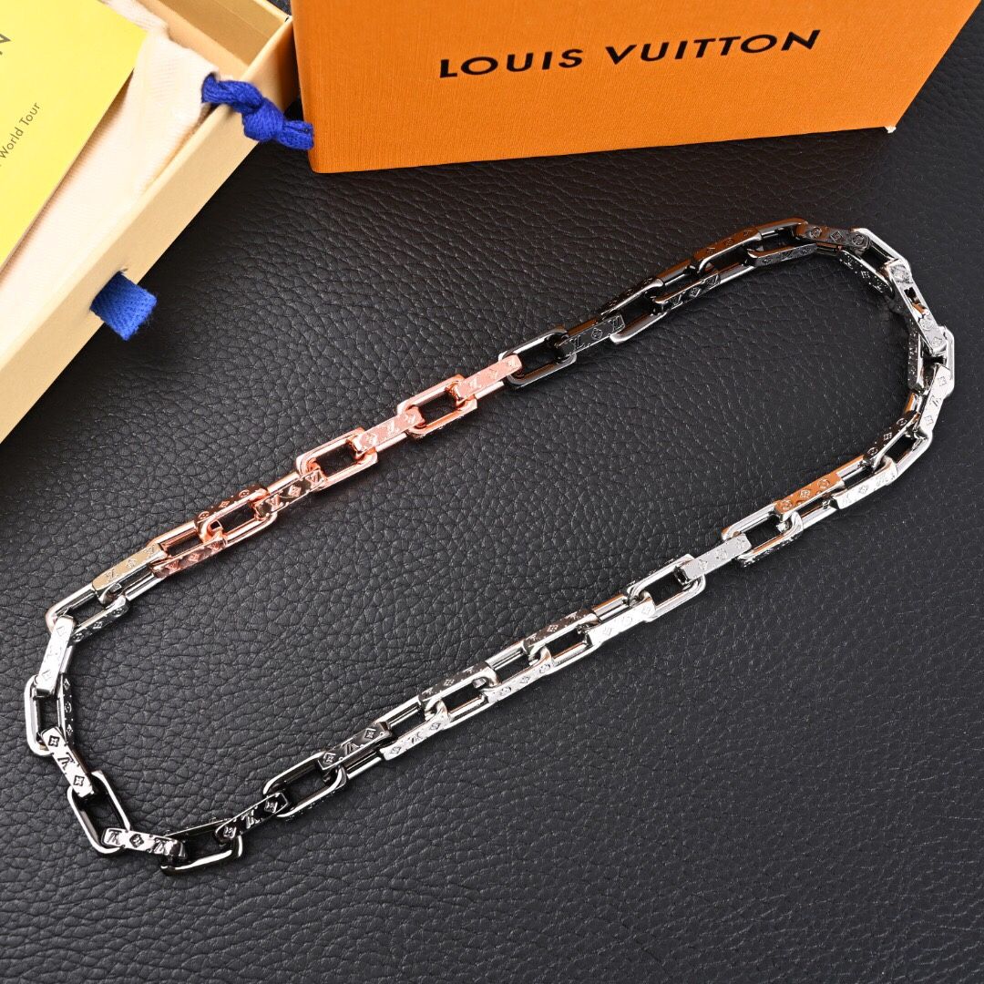 Necklace New Louis Vuitton 55cm