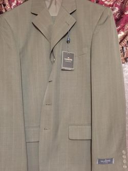 Tengo en venta algunos trajes de hombre Son nuevos