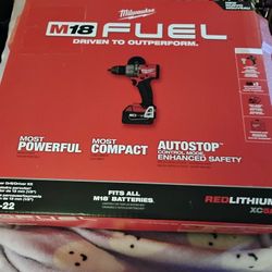 Milwaukee 1/2" Hammer Drill Kit