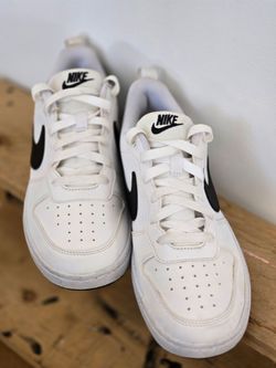 Nike kids court borough