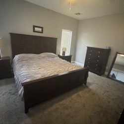 5 Piece King Bedroom Set With Mirror