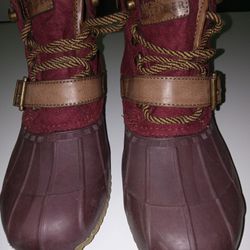 WOMAN'S DUCK BOOTS  HILFIGER SIZE 8
