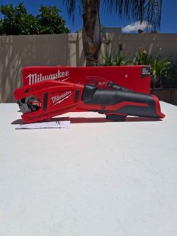 Milwaukee M12 Cordless Copper Tubing Cutter (Tool Only)
