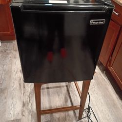 Magic Chef Mini Fridge 