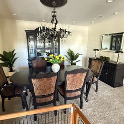 Beautiful Solid Wood Dining Table + 6 Chairs