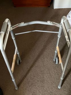 Adult walker