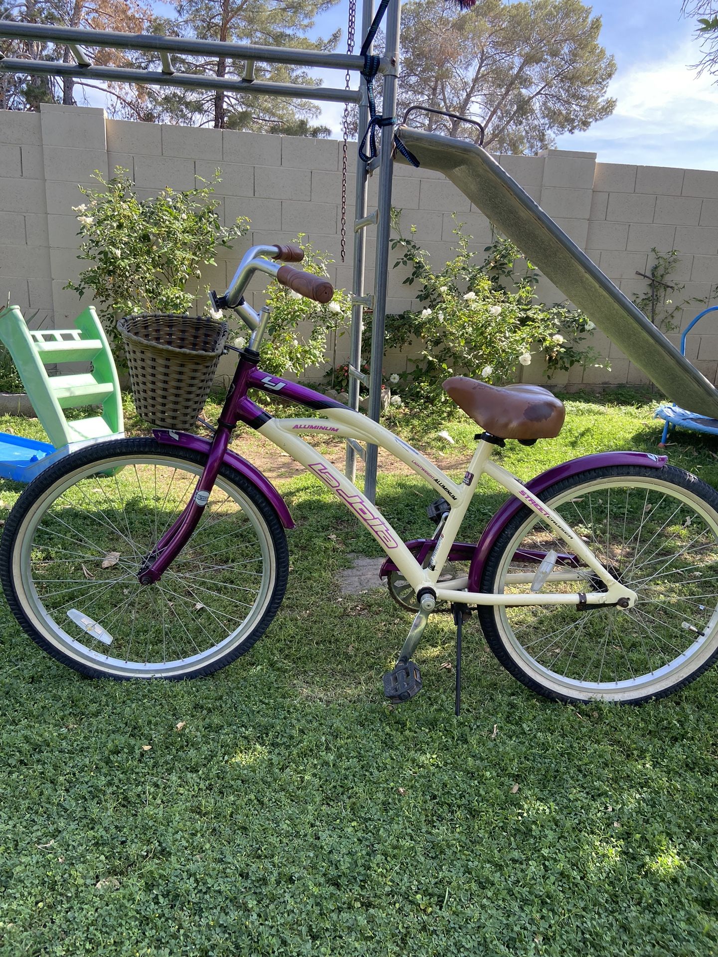 Girls Beach Cruiser Bike 