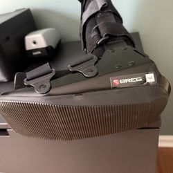 Breg Walking Boot High 