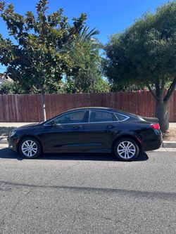 $750 OBO 2015 Chrysler 200