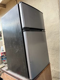 Mini fridge
