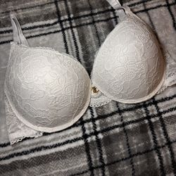 White juicy couture lace bra 