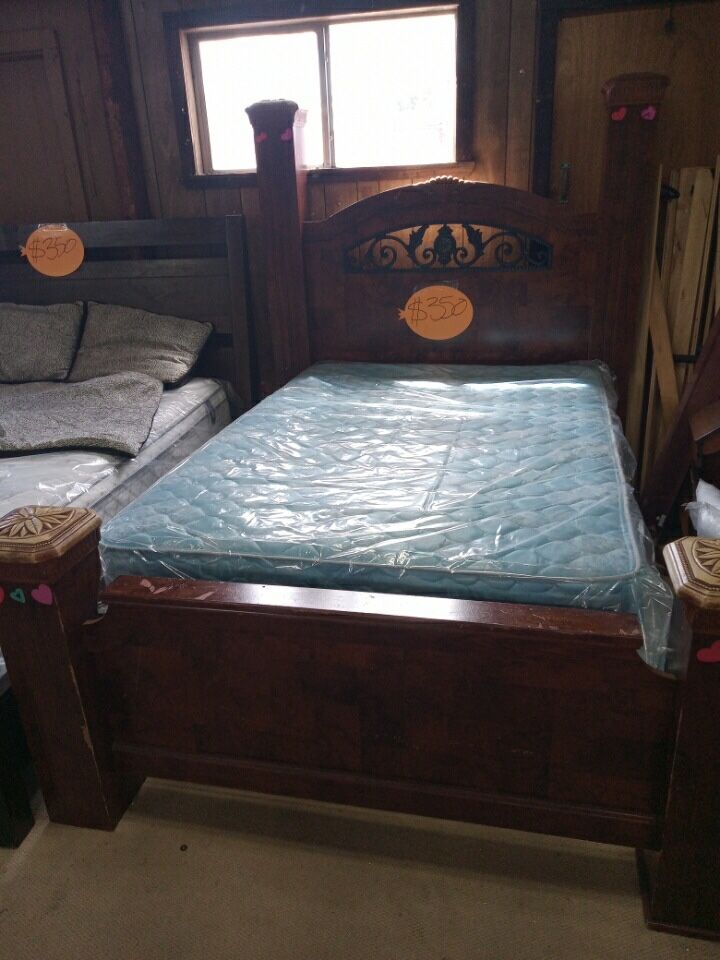 Full size bed