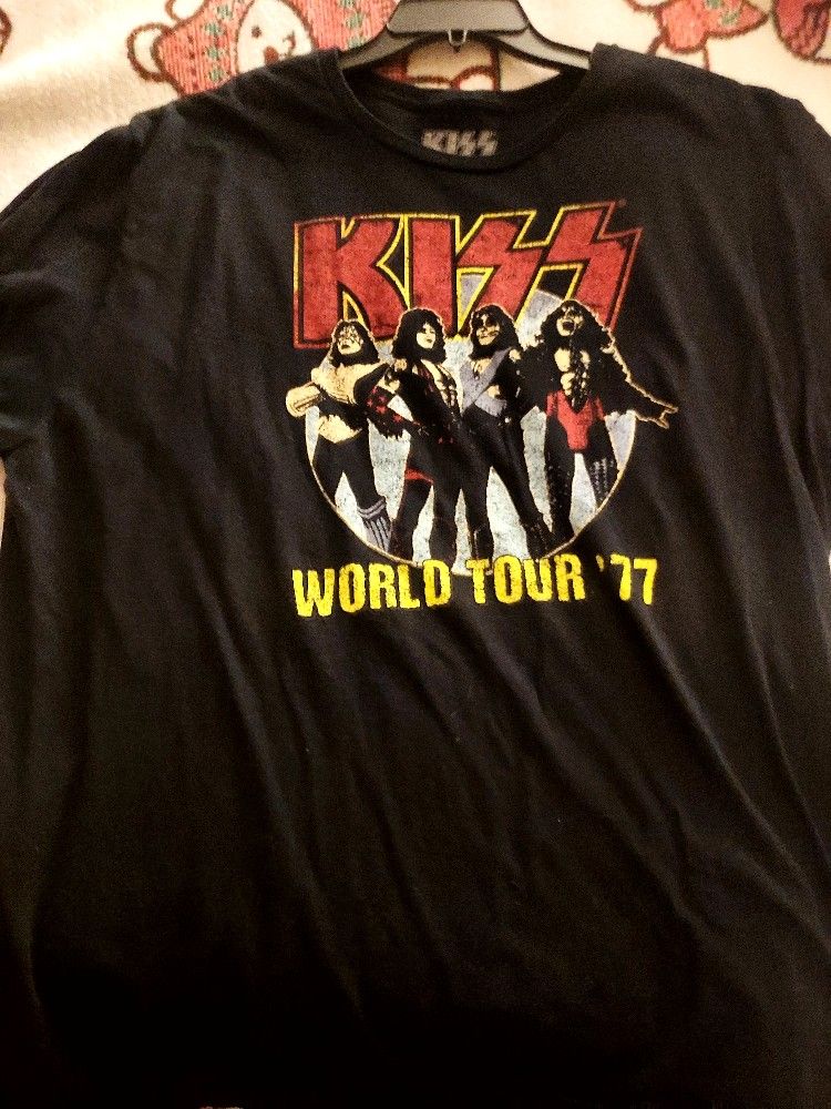 Mens Kiss Shirt