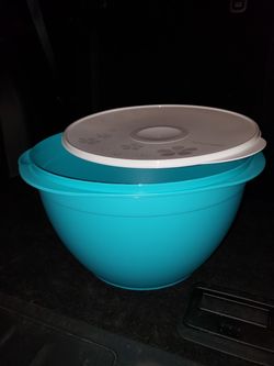TUPPERWARE