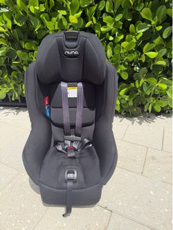 Nuna RAVA Next Convertible Car Seat LIKE NEW