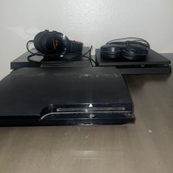 PlayStation 3 & 4 With Headphones