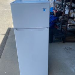Apt Size Fridge 
