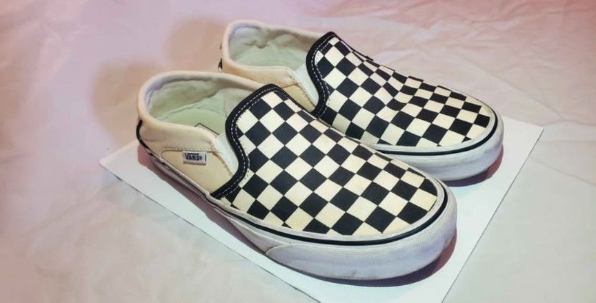 Van's Classic Black/ White Checkered Print Womens Size 7