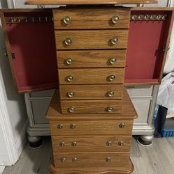 Standing Jewelry Stand