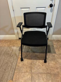 Black Mesh Back Office Chair with Wheels