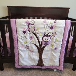 Delta 4-in-1 crib w/ Sealy Mattress/Protector & Conversion Kit