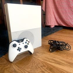 1tb Xbox One S in excellent condition