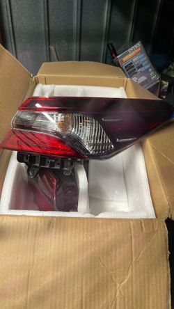 2018 -2020 Toyota Camry lights front and back