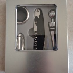 Cuisine 5 piece Boxed Wine Accessory Set.