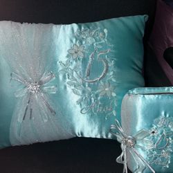Quinceañera Pillow and Bible 