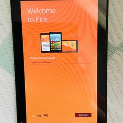 Amazon Fire 7" 8GB Black Tablet. Model SR043KL Tested