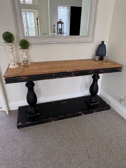 Accent Table 59L x 18D x 31H