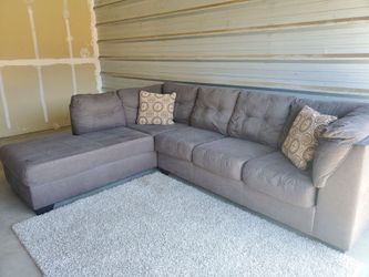 L SECTIONAL COUCH