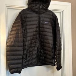 Patagonia Men’s Down Hoodie Puffer Jacket 