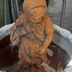 Statue Very Vintage  And Antique. 50$$
