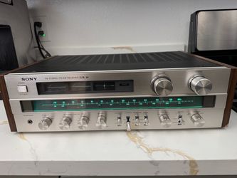 Vintage Receiver - Sony STR-V4 - Beautiful condition.  Comes with Original Box