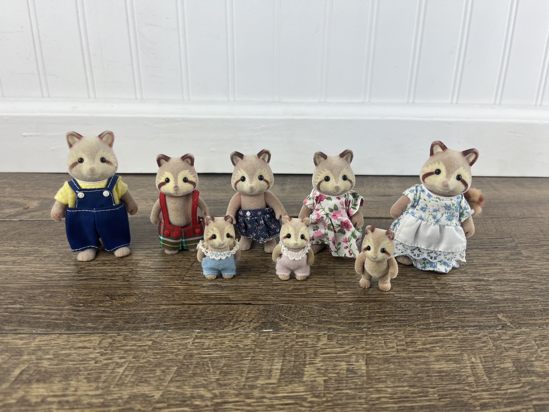 Sylvanian Families Calico Critters RARE Mulberry Racoons Family Of 8 Crossposted