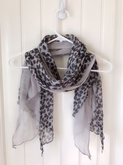 Women Black & Gray Chiffon Leopard Print Scarf